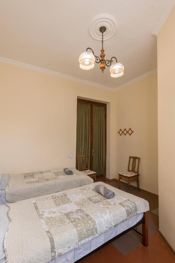 Tamari Guest House Telavi Bagian luar foto