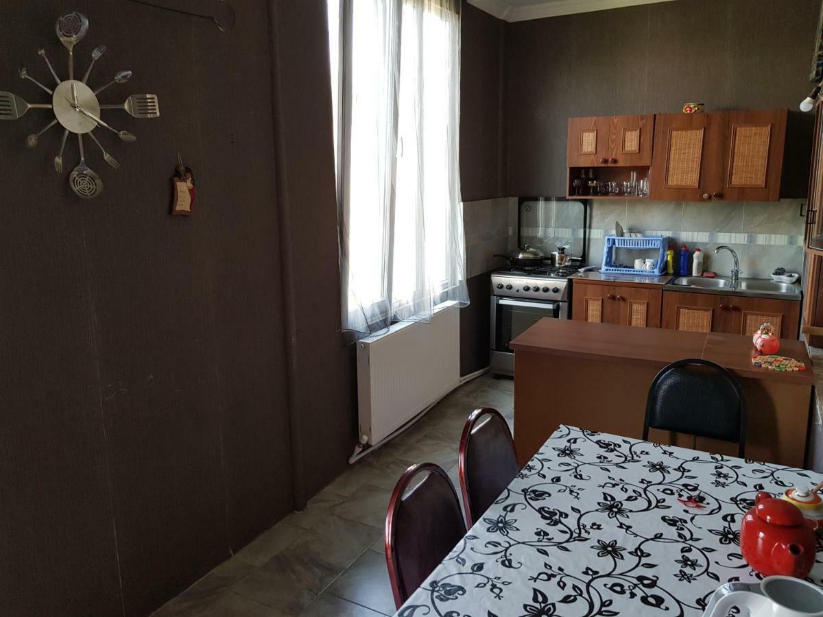 Tamari Guest House Telavi Bagian luar foto